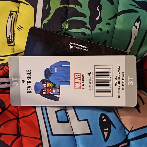 ๐ MARVEL Kids 3T Reversible Jacket - Picture 2 of 3